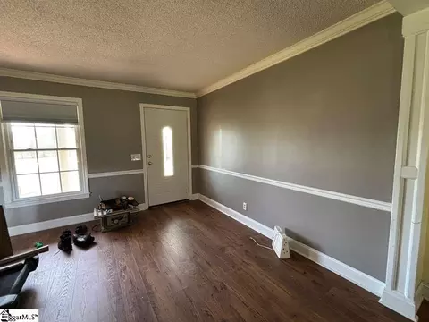Living - 927 Cardinal Dr, Easley, SC 29642 photo 1 of 2