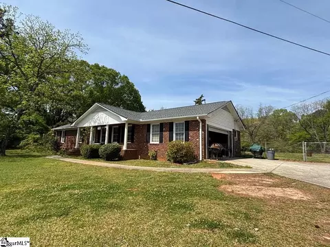 Exterior - 927 Cardinal Dr, Easley, SC 29642 photo 2 of 3