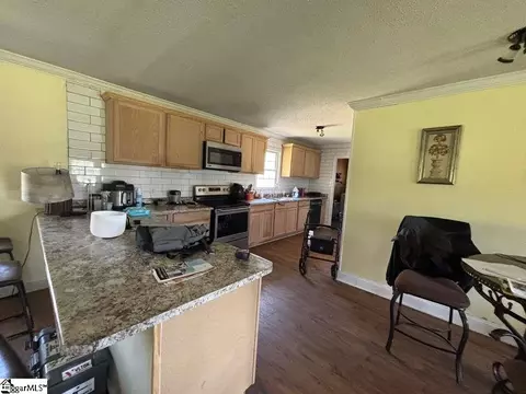 Kitchen - 927 Cardinal Dr, Easley, SC 29642 photo 4 of 4