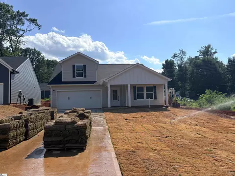 1843 Memorial Drive Ext #1, Greer, SC 29651
