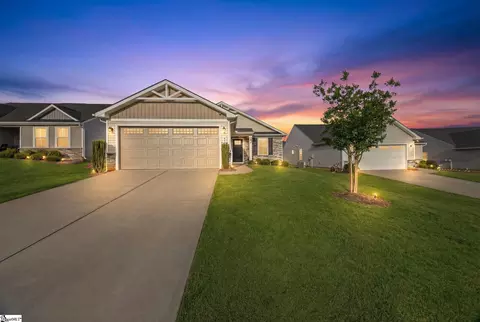 689 Hardwood Dr, Boiling Springs, SC 29316