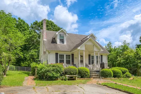 119 Kelly St, Laurens, SC 29360