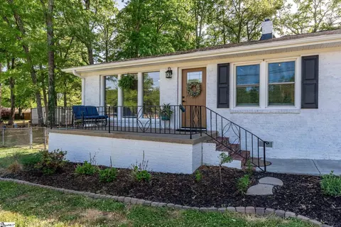 23 Blue Mountain Dr, Greenville, SC 29617