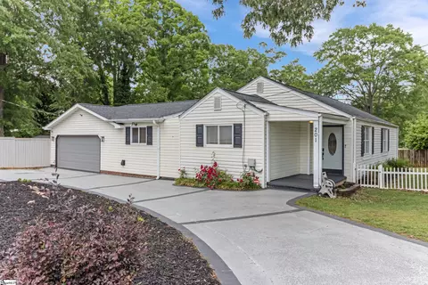 201 S Pliney Cir, Simpsonville, SC 29681