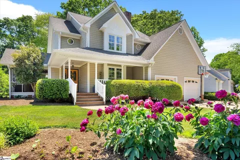 205 Spring Lake Loop, Simpsonville, SC 29681