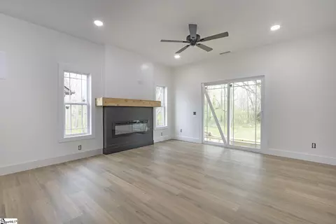 320 Thompson St, Pendleton, SC 29670 photo 5
