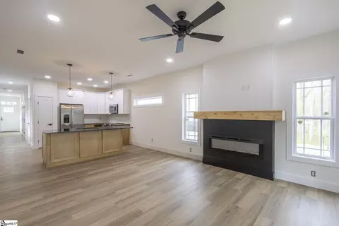 320 Thompson St, Pendleton, SC 29670 photo 4