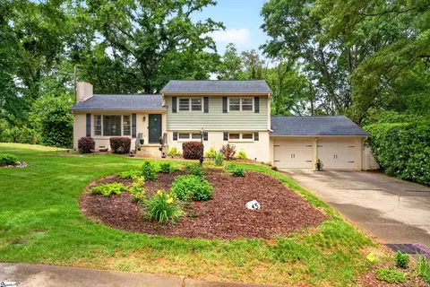 45 Ridgeway Dr, Greenville, SC 29605