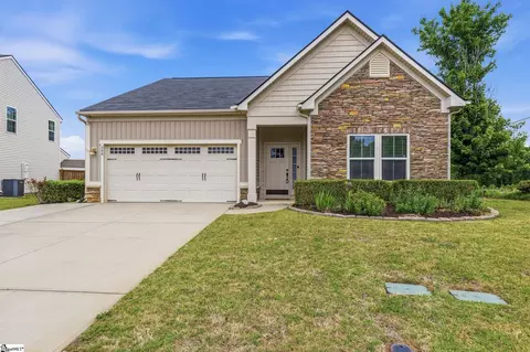 300 Bucklebury Rd, Greer, SC 29651