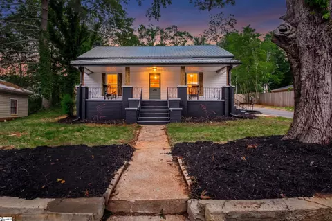 201 Oak Ln, Liberty, SC 29657