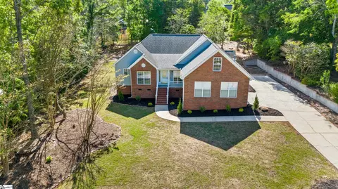 200 Holly Chase Dr, Piedmont, SC 29673