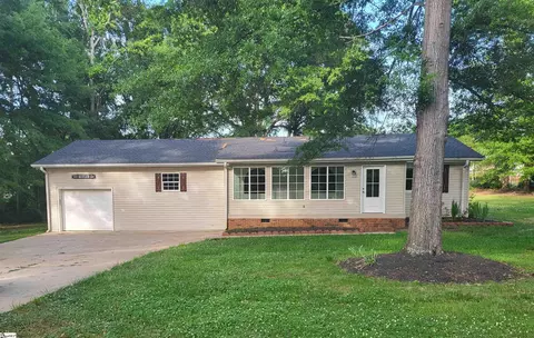 111 Keeler Dr, Pelzer, SC 29669