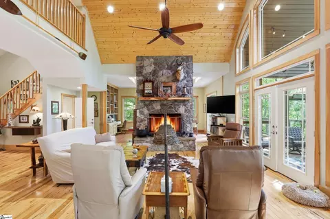 Living - 123 Summit Pne, Sunset, SC 29685 photo 2 of 3