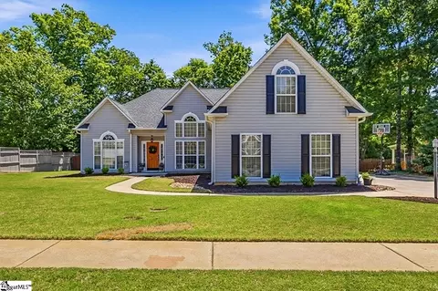 825 Brielle Ct, Simpsonville, SC 29681