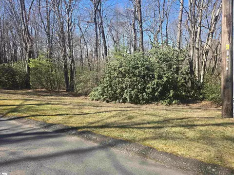 319 Cliff Ridge Dr, Cleveland, SC 29635