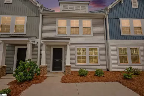 641 Blossom Run Dr, Spartanburg, SC 29307