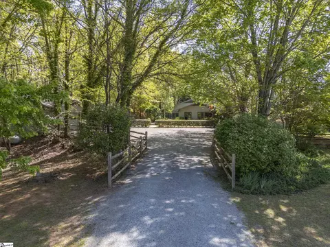 176 Fox Run Ln, Tryon, NC 28782
