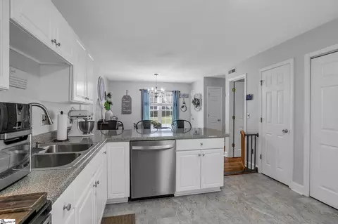 Kitchen - 178 Rock Moss Dr, Williamston, SC 29697 photo 2 of 3