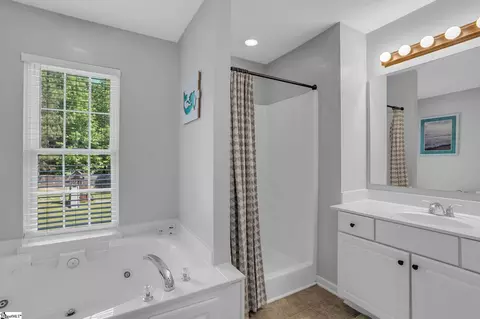 Bath - 178 Rock Moss Dr, Williamston, SC 29697 photo 2 of 2