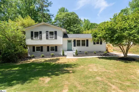 406 Chuckwood Dr, Simpsonville, SC 29680