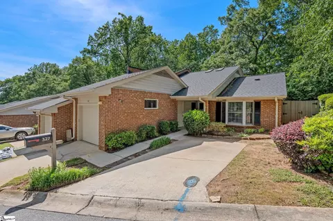 327 Mockingbird Hill Ln, Greenville, SC 29605