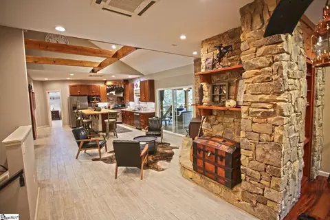 Entry Way - 301 Cedar Creek Dr, Sunset, SC 29685 photo 2 of 3