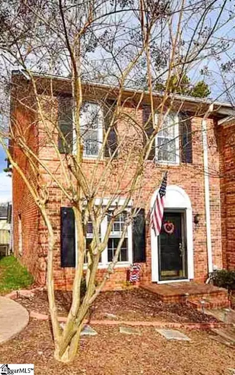 40 Somersett Dr, Spartanburg, SC 29301