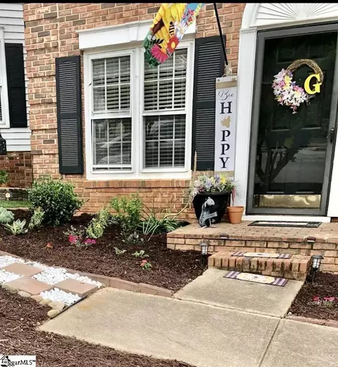 40 Somersett Dr, Spartanburg, SC 29301