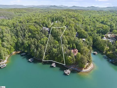 132 S Falls Rd, Sunset, SC 29685
