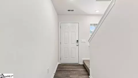 Entry Way - 136 Lazzon Rd, Moore, SC 29369 photo 2 of 5
