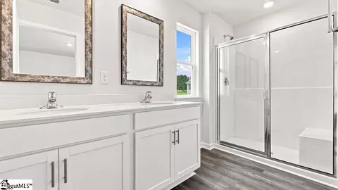 Bath - 136 Lazzon Rd, Moore, SC 29369 photo 2 of 2