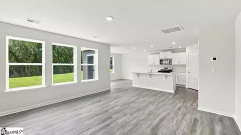 Living - 136 Lazzon Rd, Moore, SC 29369 photo 2 of 2