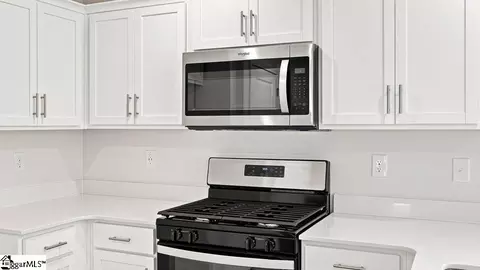 Kitchen - 128 Lazzon Rd, Moore, SC 29369 photo 1 of 2