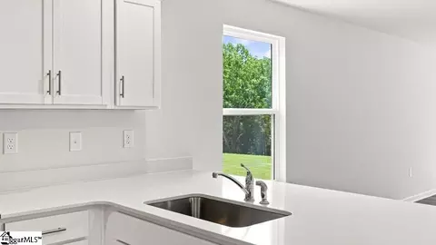 Kitchen - 128 Lazzon Rd, Moore, SC 29369 photo 2 of 2