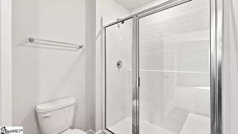 Bath - 128 Lazzon Rd, Moore, SC 29369 photo 3 of 4