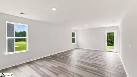 Living - 128 Lazzon Rd, Moore, SC 29369 photo 1 of 5