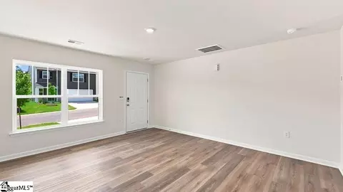 Living - 135 Lazzon Rd, Moore, SC 29369 photo 3 of 3