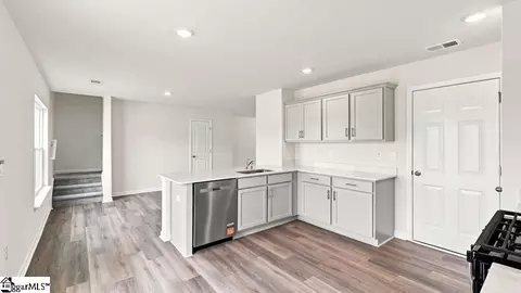 Kitchen - 135 Lazzon Rd, Moore, SC 29369 photo 5 of 5