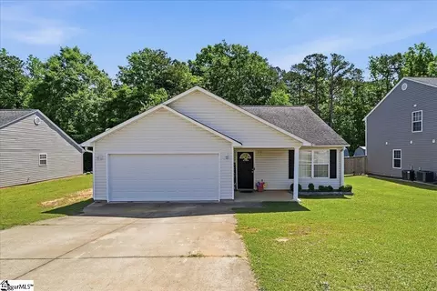 300 London Dr, Laurens, SC 29360