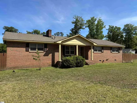 308 N Adair St, Clinton, SC 29325