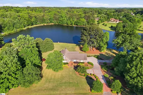 145 Willow Lake Ct, Easley, SC 29642