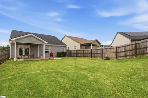 Exterior - 405 Thomas Edwards Ln, Greer, SC 29651 photo 4 of 5
