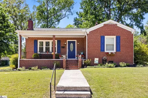 204 S Holland St, Clinton, SC 29325