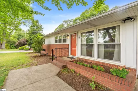 40 N Garden Cir, Greenville, SC 29615