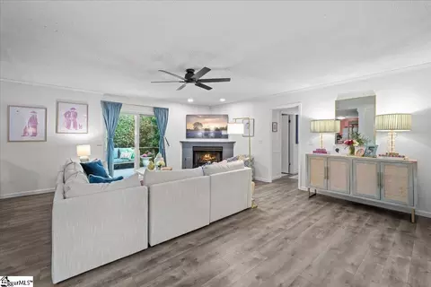 Living - 3105 Pinehurst Ln, Anderson, SC 29621 photo 1 of 1
