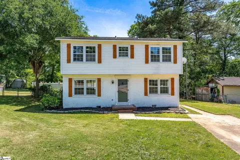 10 Willowtree Ct, Simpsonville, SC 29680