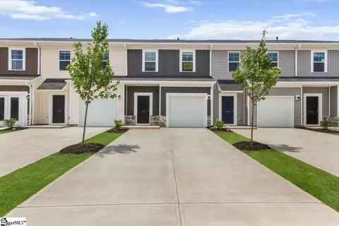 194 Randwick Ln, Greer, SC 29651