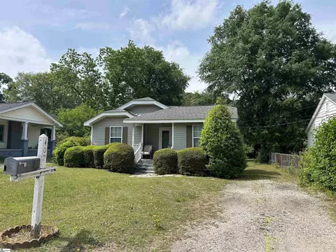 402 Gordon St, Greenville, SC 29611