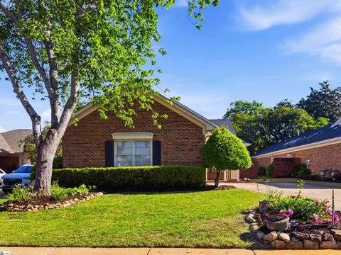 4 Parkins Pl, Greenville, SC 29607