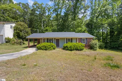 400 Meadow Rd, Laurens, SC 29360
